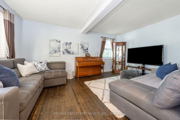 Photo 5 at 7 Arletta Street, Georgetown, Halton Hills