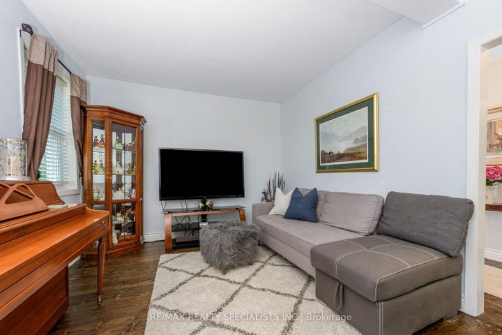Photo 6 at 7 Arletta Street, Georgetown, Halton Hills