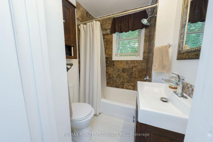 Photo 14 at 7 Arletta Street, Georgetown, Halton Hills