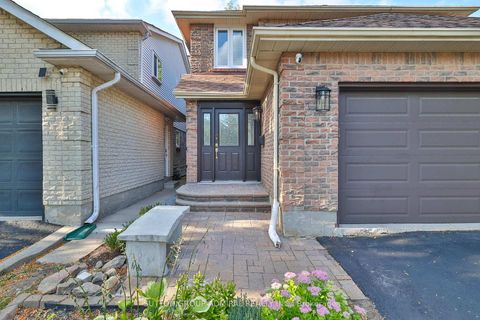 Photo 2 at 258 Mullen Drive, Brownridge, Vaughan