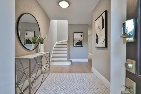 Photo 3 at 258 Mullen Drive, Brownridge, Vaughan