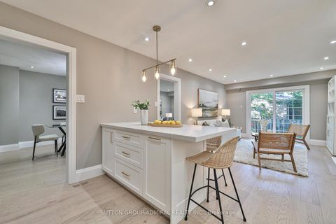 Photo 6 at 258 Mullen Drive, Brownridge, Vaughan