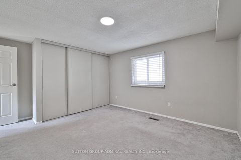 Photo 33 at 258 Mullen Drive, Brownridge, Vaughan
