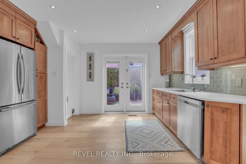 Photo 6 at 36 Dalton Street, City Centre, Barrie Photo 6 at 36 Dalton Street, City Centre, Barrie