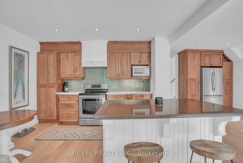 Photo 11 at 36 Dalton Street, City Centre, Barrie