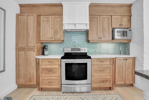 Photo 12 at 36 Dalton Street, City Centre, Barrie