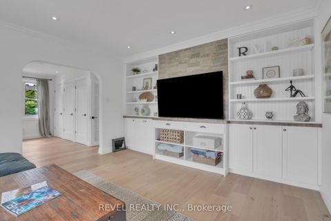 Photo 17 at 36 Dalton Street, City Centre, Barrie