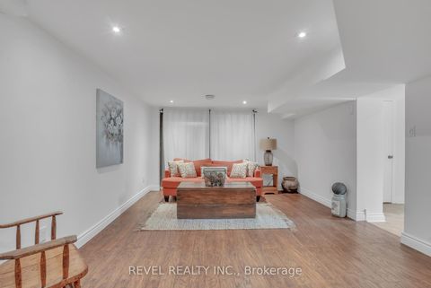 Photo 31 at 36 Dalton Street, City Centre, Barrie