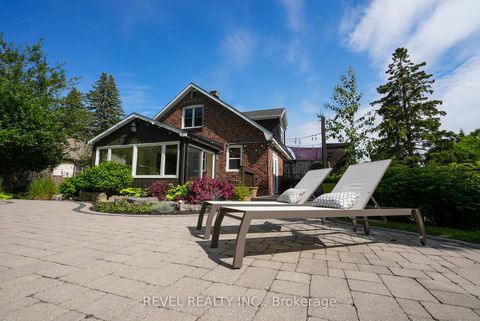 Photo 36 at 36 Dalton Street, City Centre, Barrie