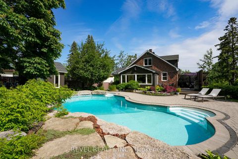 Photo 37 at 36 Dalton Street, City Centre, Barrie