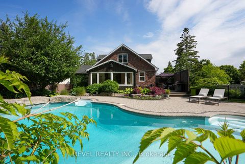 Photo 38 at 36 Dalton Street, City Centre, Barrie