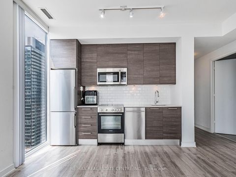 Photo 11 at 3302 - 28 Wellesley Street, Yonge Corridor, Toronto
