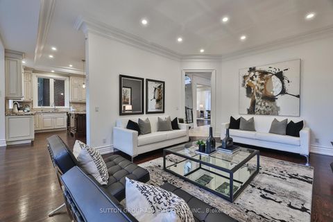 Photo 15 at 453 Glengrove Avenue W, Forest Hill North, Toronto