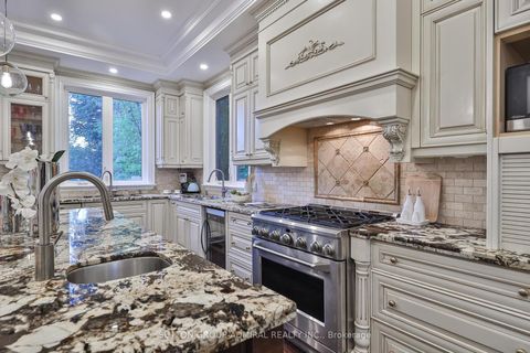 Photo 20 at 453 Glengrove Avenue W, Forest Hill North, Toronto