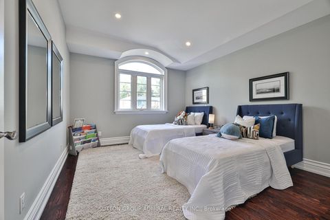 Photo 32 at 453 Glengrove Avenue W, Forest Hill North, Toronto