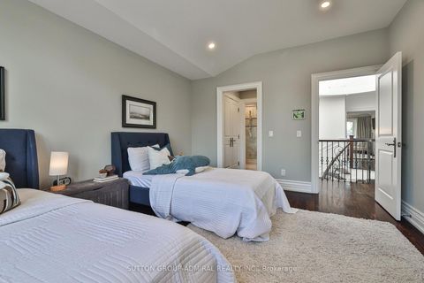 Photo 33 at 453 Glengrove Avenue W, Forest Hill North, Toronto