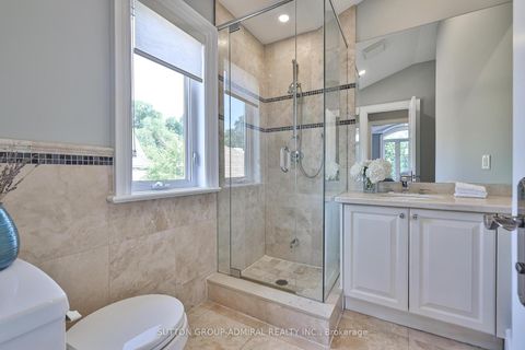 Photo 34 at 453 Glengrove Avenue W, Forest Hill North, Toronto