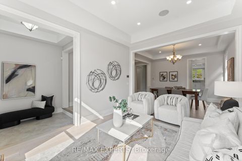 Photo 7 at 41 Annsleywood Court, Kleinburg, Vaughan