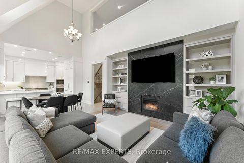 Photo 13 at 41 Annsleywood Court, Kleinburg, Vaughan