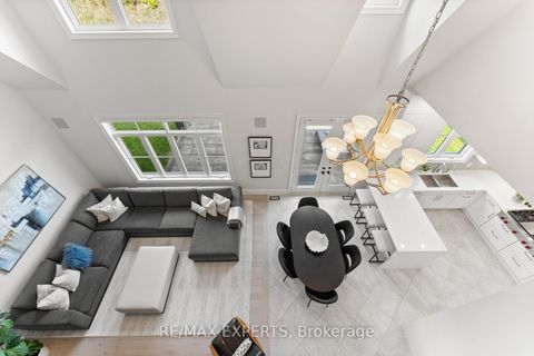 Photo 14 at 41 Annsleywood Court, Kleinburg, Vaughan