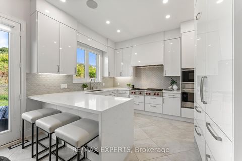 Photo 19 at 41 Annsleywood Court, Kleinburg, Vaughan