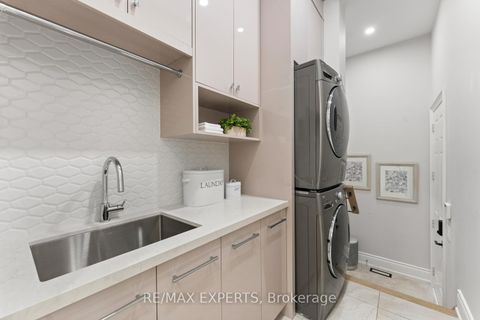 Photo 25 at 41 Annsleywood Court, Kleinburg, Vaughan
