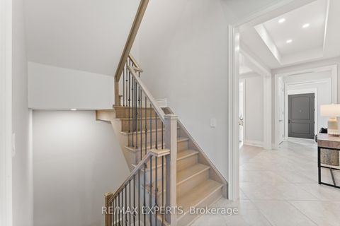 Photo 27 at 41 Annsleywood Court, Kleinburg, Vaughan