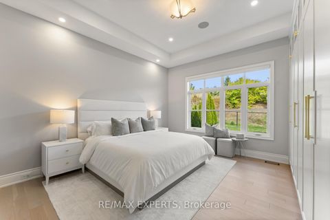 Photo 30 at 41 Annsleywood Court, Kleinburg, Vaughan