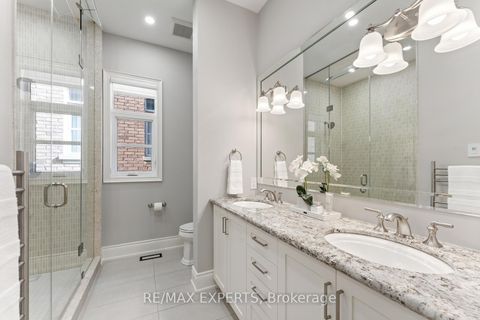 Photo 32 at 41 Annsleywood Court, Kleinburg, Vaughan