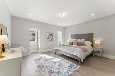Photo 34 at 41 Annsleywood Court, Kleinburg, Vaughan