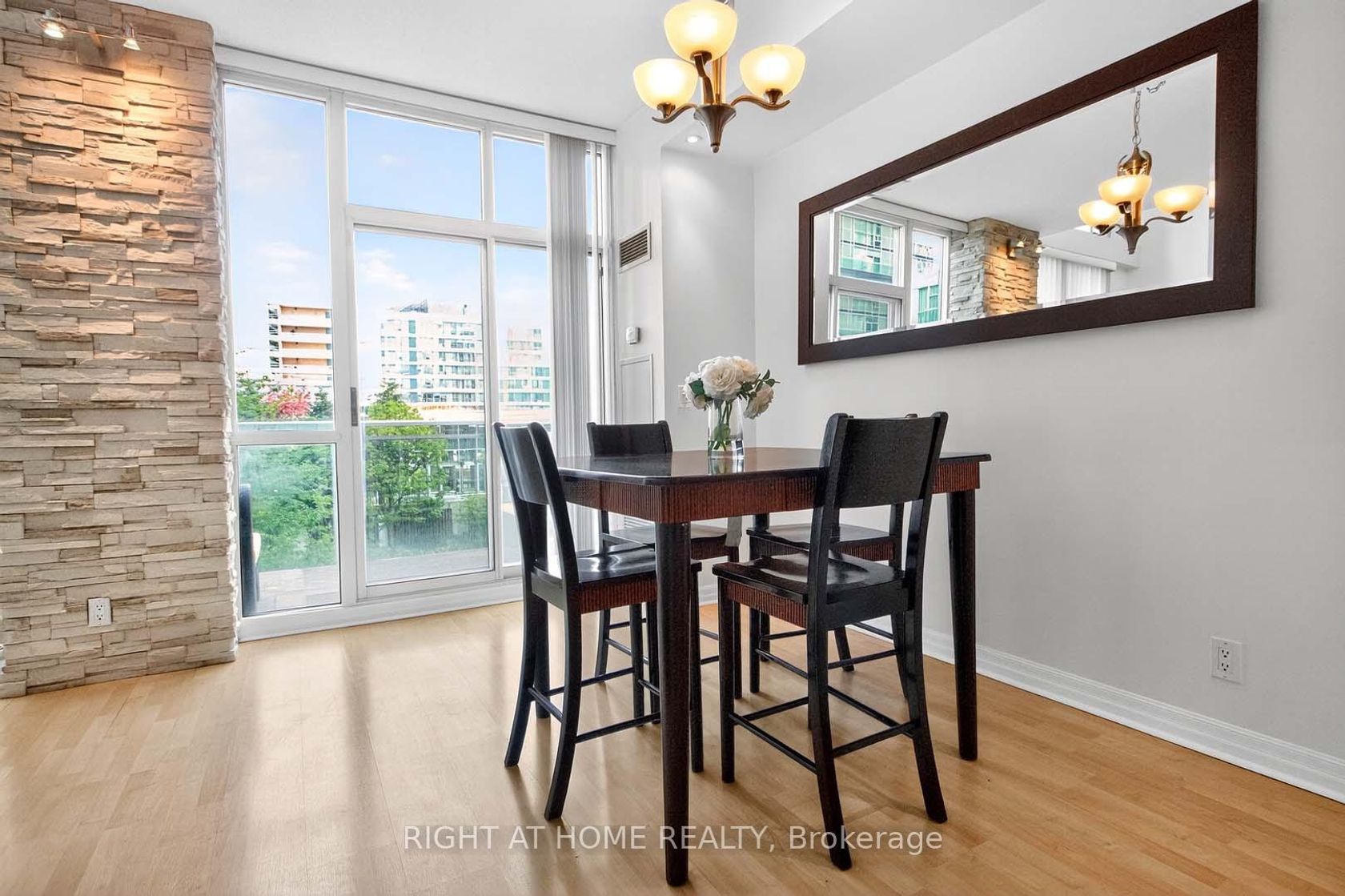 717 - 220 Burnhamthorpe Road W, City Centre, Mississauga by Loree Meneguzzi Real Estate 717 - 220 Burnhamthorpe Road W, City Centre, Mississauga