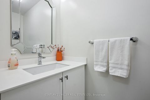 Photo 5 at 306 - 168 Sabina Drive, GO Glenorchy, Oakville