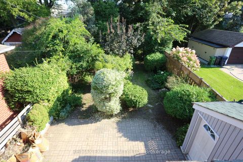 Photo 2 at 577 Hillsdale Avenue E, Mount Pleasant East, Toronto