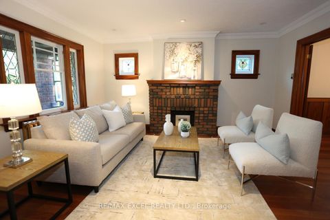 Photo 3 at 577 Hillsdale Avenue E, Mount Pleasant East, Toronto