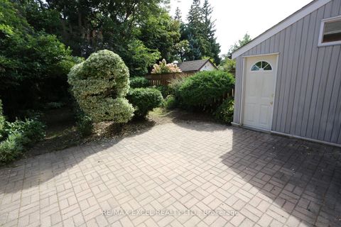 Photo 33 at 577 Hillsdale Avenue E, Mount Pleasant East, Toronto