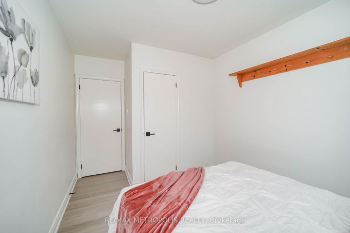 Photo 26 at 592 Carlyle Court, Donevan, Oshawa