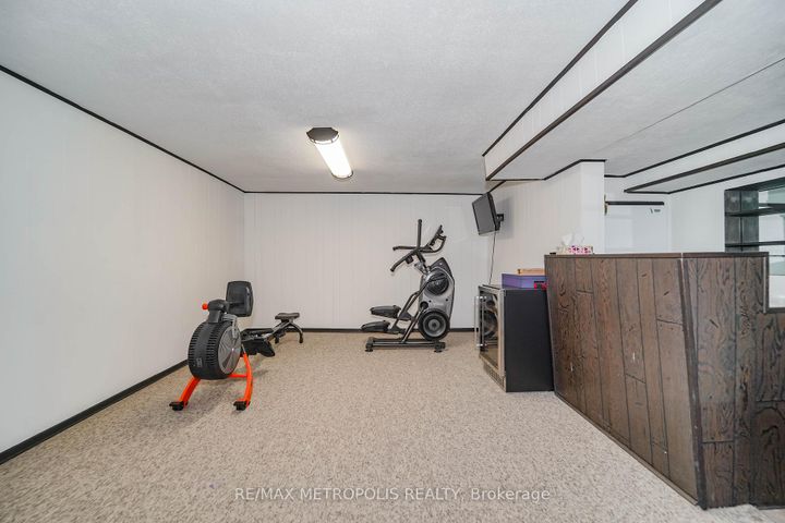 Photo 38 at 592 Carlyle Court, Donevan, Oshawa