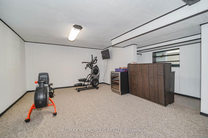 Photo 39 at 592 Carlyle Court, Donevan, Oshawa