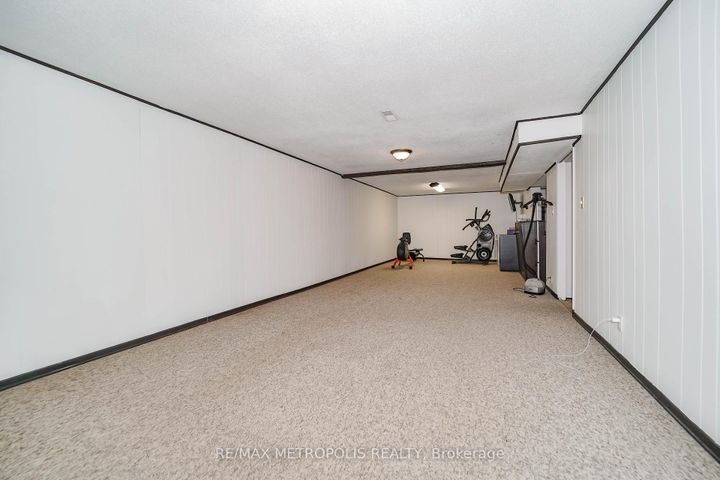 Photo 42 at 592 Carlyle Court, Donevan, Oshawa