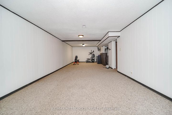 Photo 44 at 592 Carlyle Court, Donevan, Oshawa