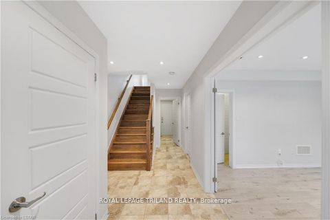 Photo 3 at 244 Ellen Davidson Drive, GO Glenorchy, Oakville