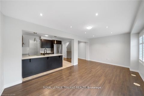 Photo 18 at 244 Ellen Davidson Drive, GO Glenorchy, Oakville