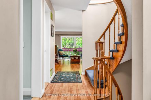 Photo 2 at 1 Woodvale Crescent, East York, Toronto