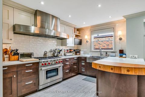 Photo 4 at 1 Woodvale Crescent, East York, Toronto