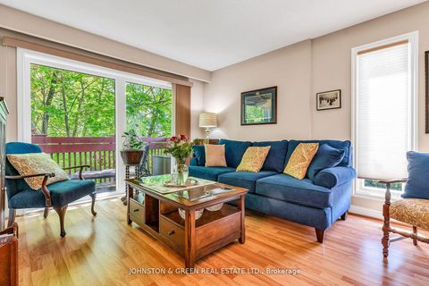 Photo 17 at 1 Woodvale Crescent, East York, Toronto