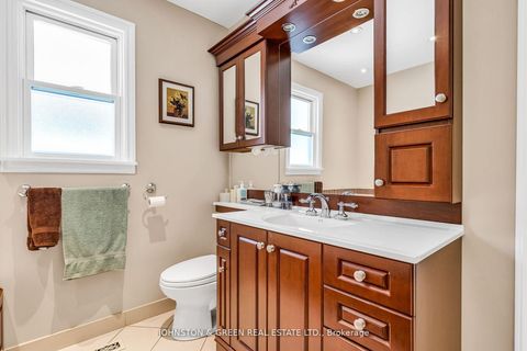 Photo 26 at 1 Woodvale Crescent, East York, Toronto
