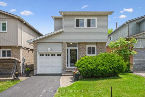 Photo 2 at 9 Mason Road, Scarborough Village, Toronto