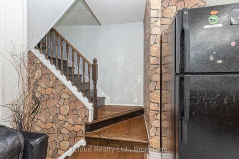 Photo 10 at 10 - 40 Rabbit Lane, West Deane, Toronto