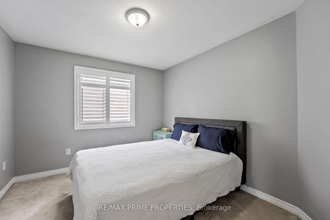 Photo 15 at 648 Society Crescent, Summerhill Estates, Newmarket