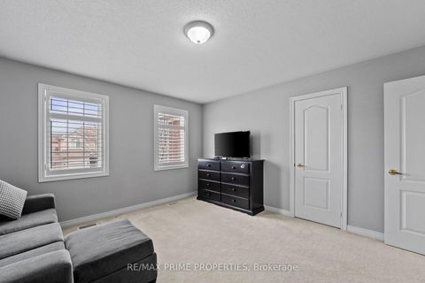 Photo 18 at 648 Society Crescent, Summerhill Estates, Newmarket